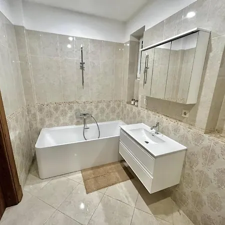 Apartment High-class In The Center. *